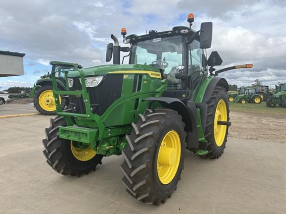 Image of John Deere 6R 215 equipment image 4