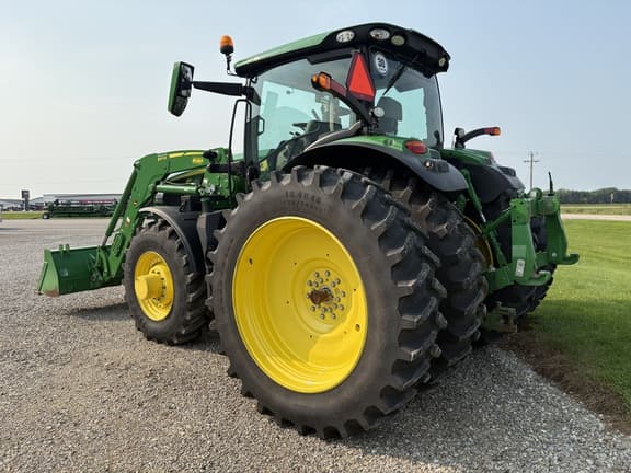 Image of John Deere 6R 215 equipment image 4
