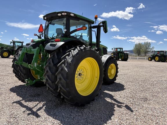 Image of John Deere 6R 215 equipment image 4