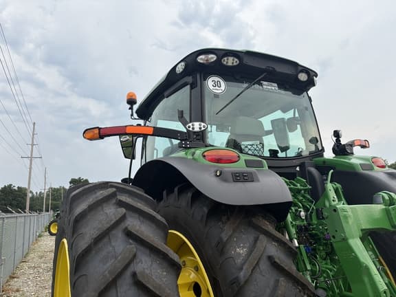 Image of John Deere 6R 215 equipment image 3