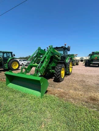 Image of John Deere 6R 215 equipment image 1