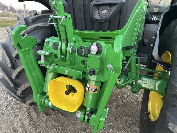 Image of John Deere 6R 250 equipment image 3