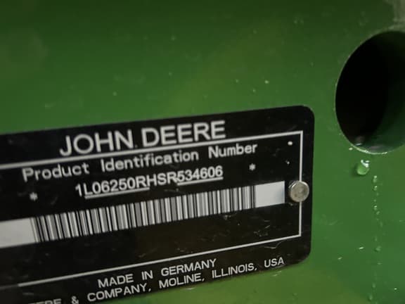 Image of John Deere 6R 250 equipment image 2