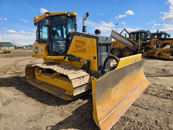 Image of John Deere 700P equipment image 4