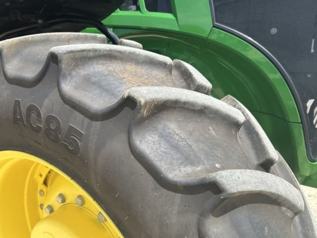 Image of John Deere 7R 210 equipment image 3