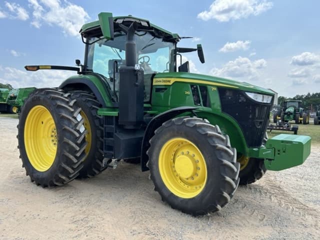 Image of John Deere 7R 210 equipment image 1