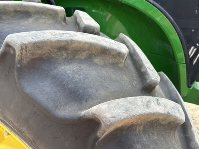 Image of John Deere 7R 210 equipment image 3