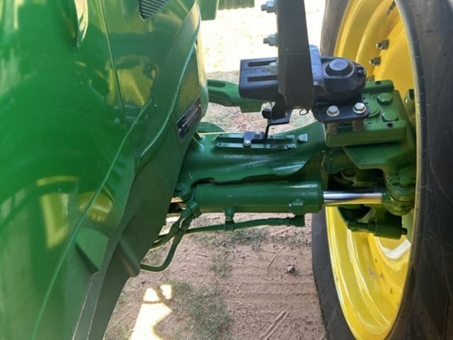 Image of John Deere 7R 210 equipment image 2