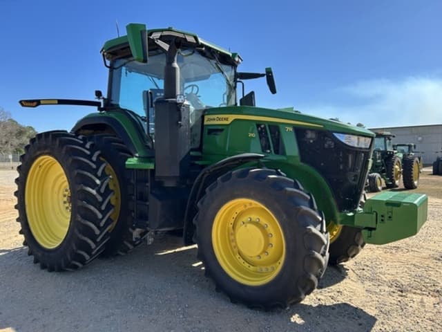 Image of John Deere 7R 210 equipment image 1