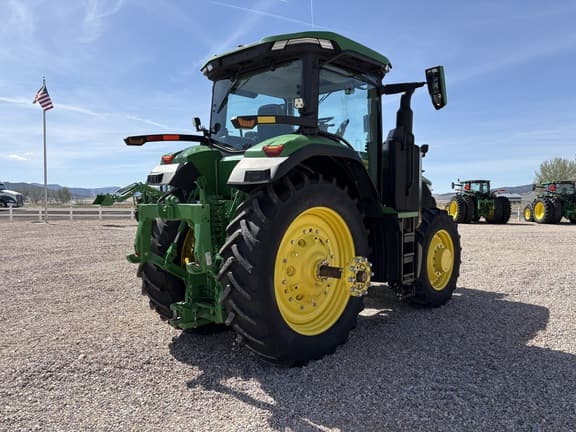 Image of John Deere 7R 210 equipment image 4