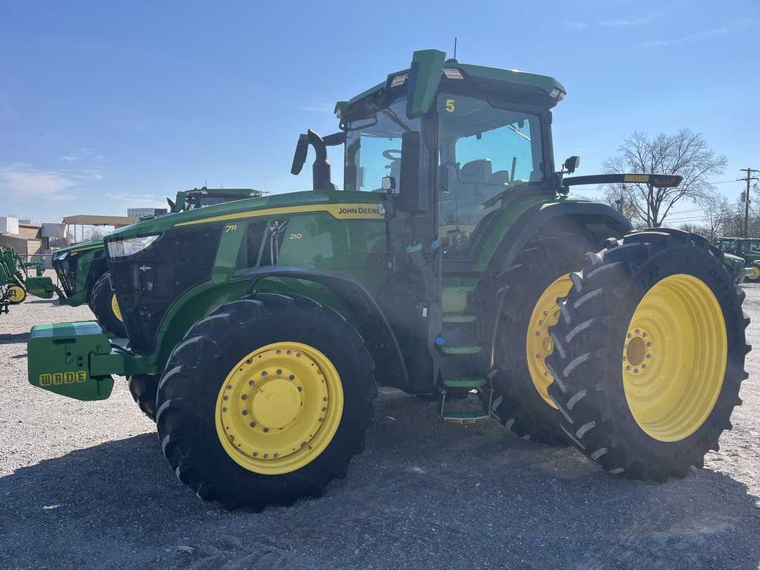 Image of John Deere 7R 210 Image 1