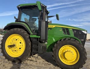 2025 John Deere 7R 210 Image