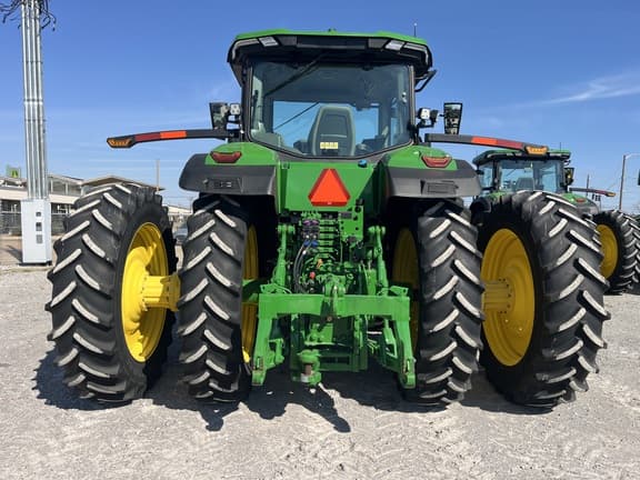 Image of John Deere 7R 210 equipment image 4