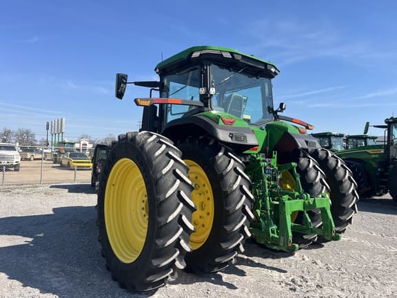 Image of John Deere 7R 210 equipment image 3