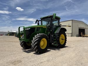 2025 John Deere 7R 230 Image