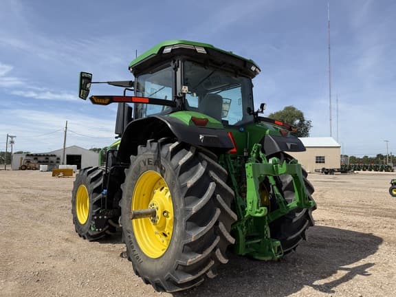 Image of John Deere 7R 230 equipment image 2
