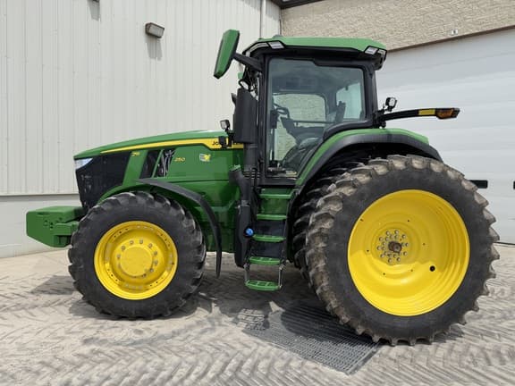 Image of John Deere 7R 250 equipment image 2