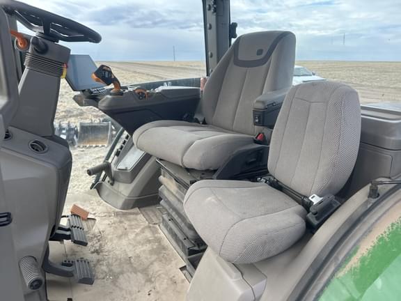 Image of John Deere 7R 270 equipment image 4