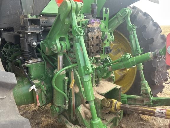 Image of John Deere 7R 270 equipment image 2
