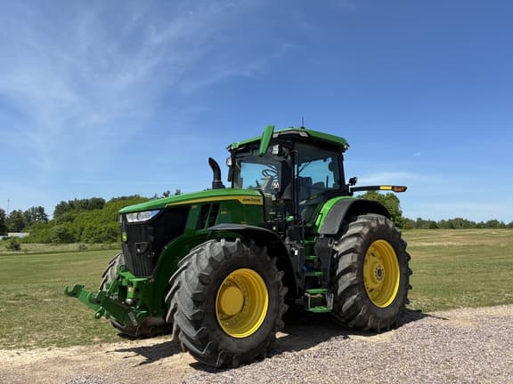 Image of John Deere 7R 330 equipment image 1