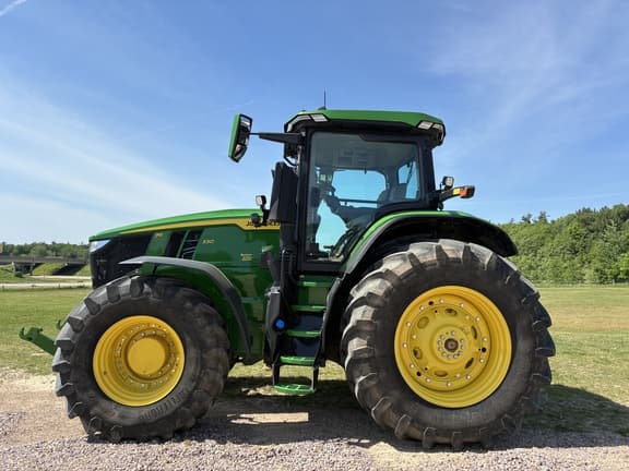 Image of John Deere 7R 330 equipment image 3