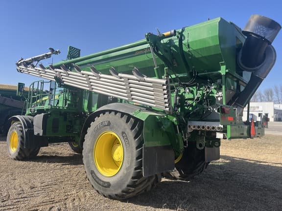 Image of John Deere 800R equipment image 4