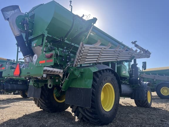 Image of John Deere 800R equipment image 3