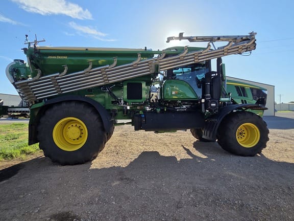 2025 John Deere 800R Equipment Image0