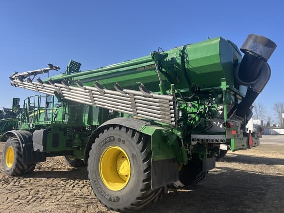 Image of John Deere 800R equipment image 4