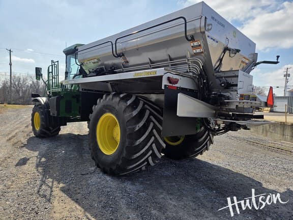 Image of John Deere 800R equipment image 3