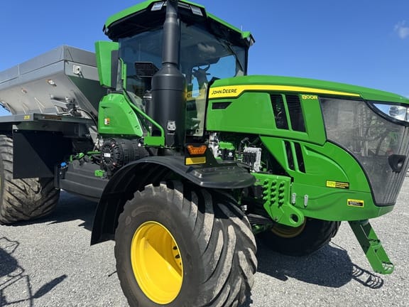2025 John Deere 800R Equipment Image0
