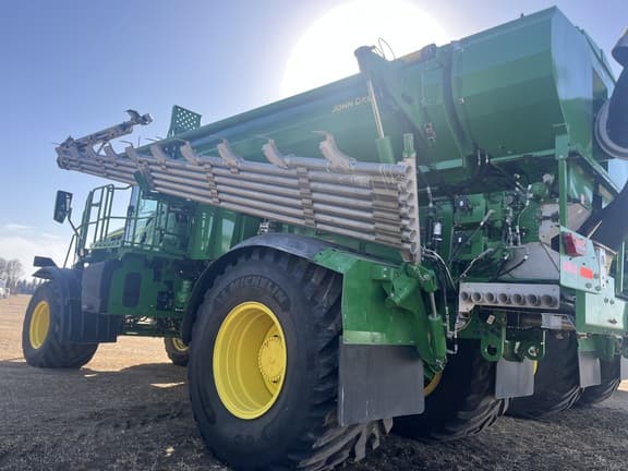 Image of John Deere 800R equipment image 3