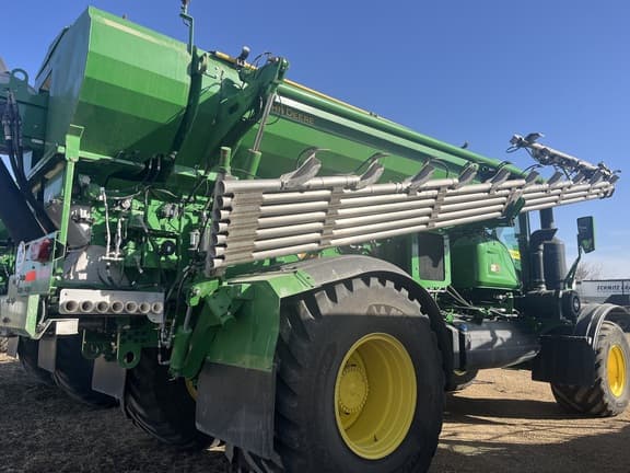 Image of John Deere 800R equipment image 4