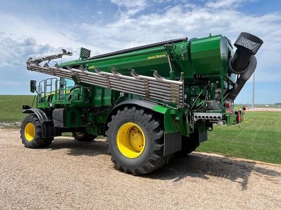 Image of John Deere 800R equipment image 4