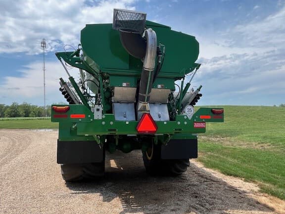 Image of John Deere 800R equipment image 4