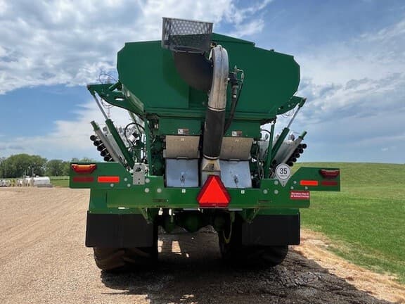 Image of John Deere 800R equipment image 4