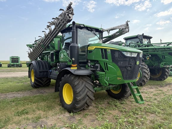 2025 John Deere 800R Equipment Image0