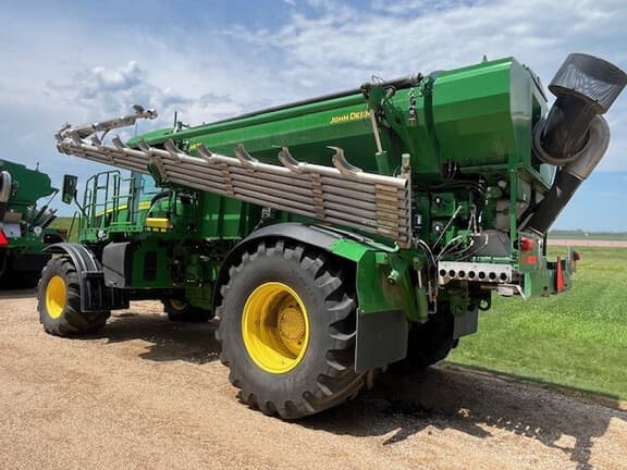 Image of John Deere 800R equipment image 3