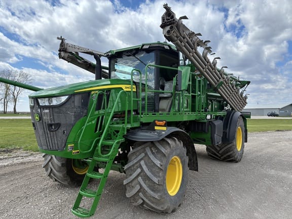2025 John Deere 800R Equipment Image0