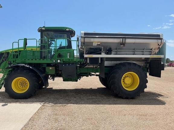 Image of John Deere 800R equipment image 4