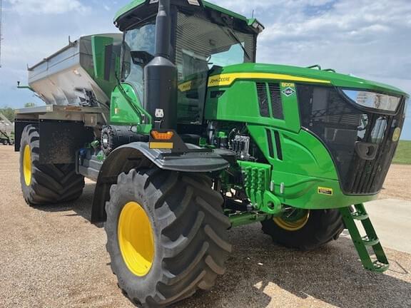 Image of John Deere 800R equipment image 2