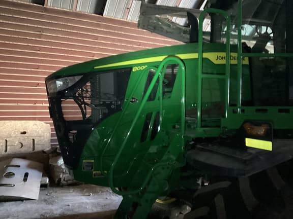 Image of John Deere 800R equipment image 1