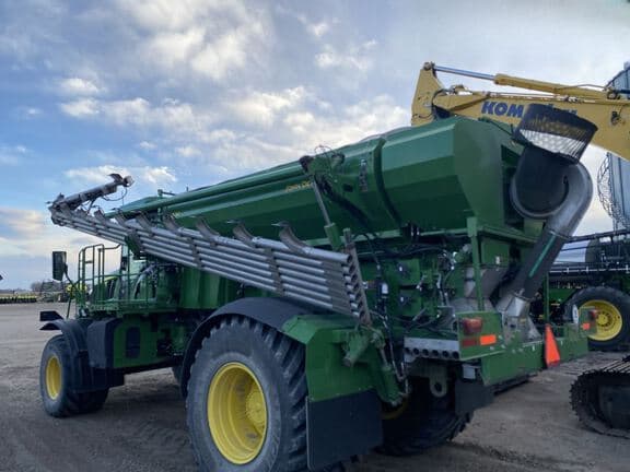 Image of John Deere 800R equipment image 2