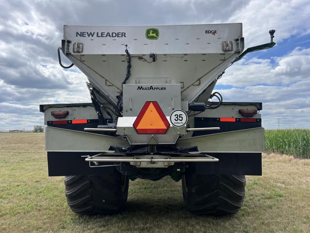 Image of John Deere 800R equipment image 3
