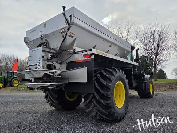 Image of John Deere 800R equipment image 1