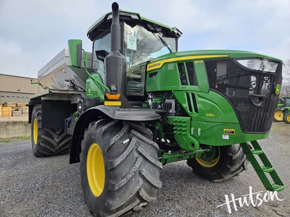 Image of John Deere 800R equipment image 1