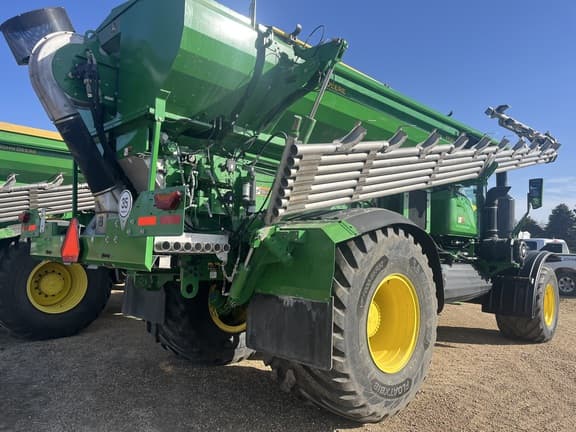 Image of John Deere 800R equipment image 4