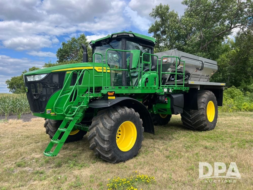 2025 John Deere 800R Equipment Image0