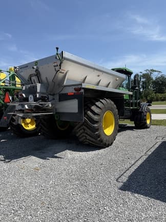 Image of John Deere 800R equipment image 4