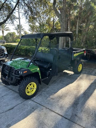 2025 John Deere XUV 825M S4 Equipment Image0